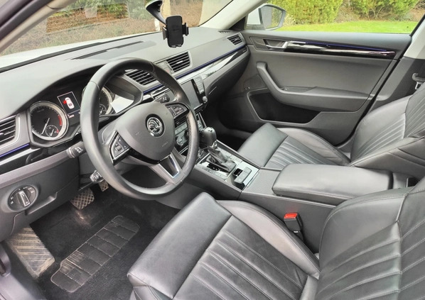 Skoda Superb cena 87400 przebieg: 138200, rok produkcji 2016 z Mikołów małe 277
